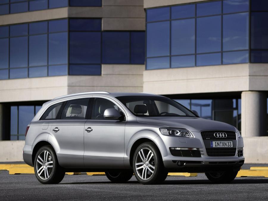  Audi Q7 4.2 Quattro (4L) 2005 года  (фото 1 из 30)